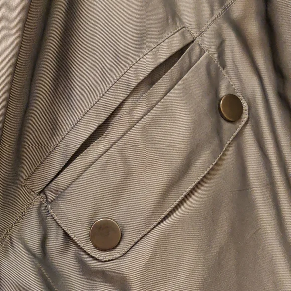 Bianca polyester jacket. Excellent condition. No lining.Size 6. - Picture 3 of 7